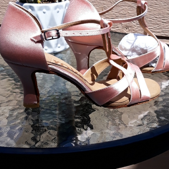 Ladies Ballroom Dance Shoes "Peach" - Picture 1 of 5